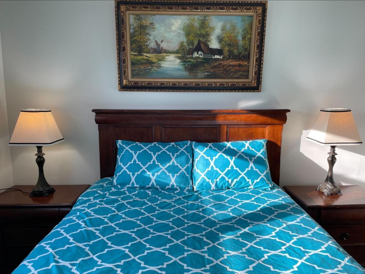 77 Nice And Warm Series Rooms Торонто Экстерьер фото