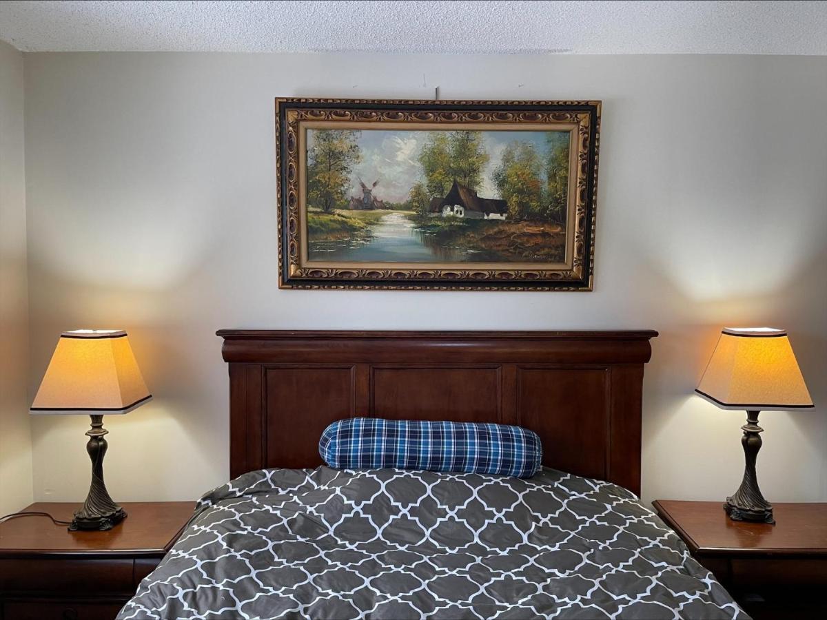 77 Nice And Warm Series Rooms Торонто Экстерьер фото