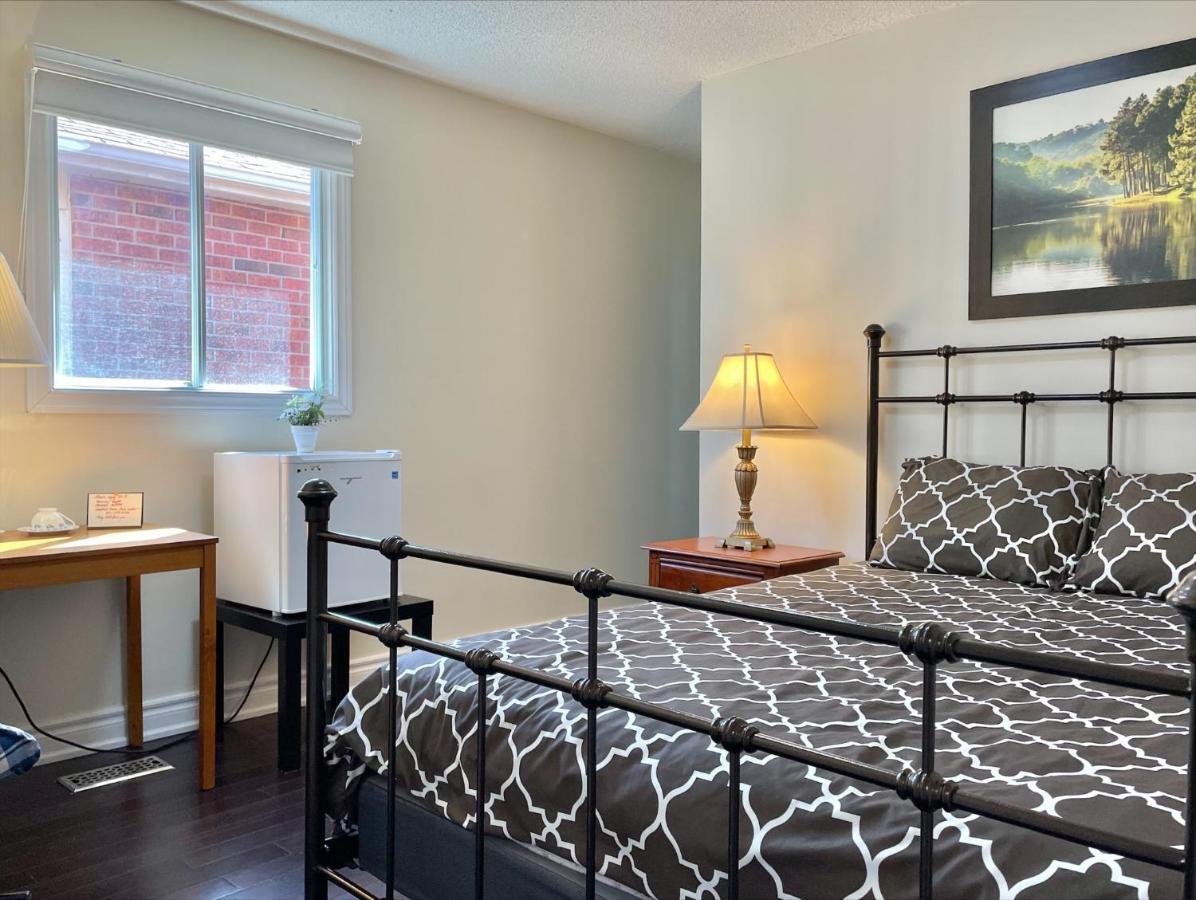77 Nice And Warm Series Rooms Торонто Экстерьер фото