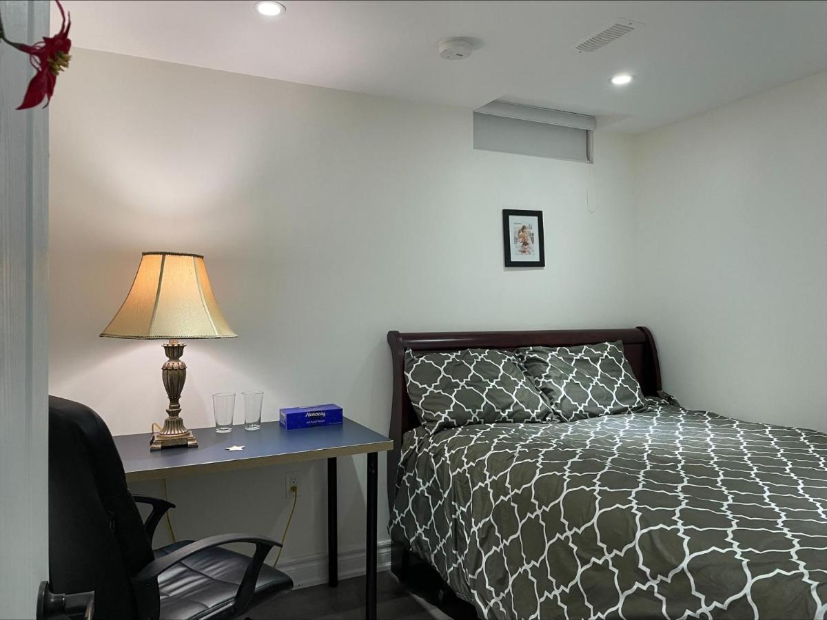 77 Nice And Warm Series Rooms Торонто Экстерьер фото