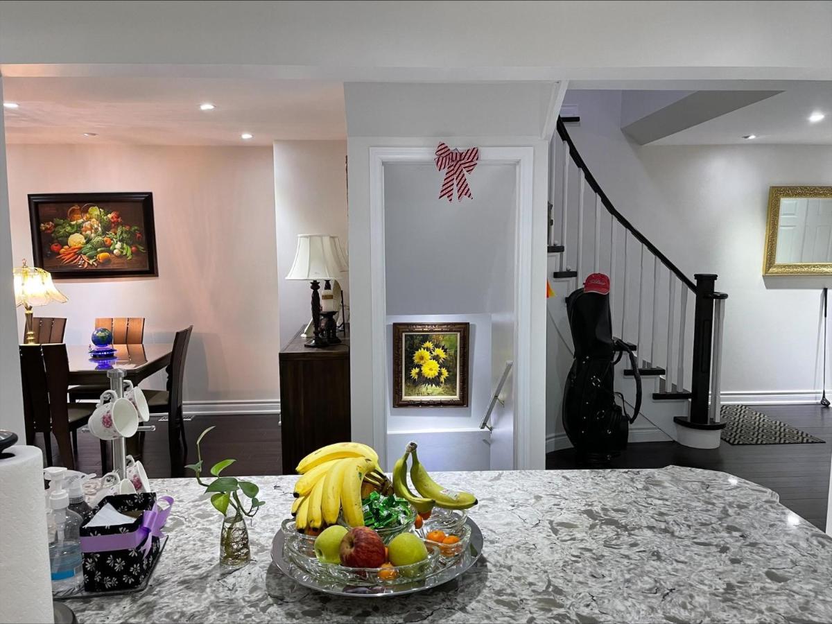 77 Nice And Warm Series Rooms Торонто Экстерьер фото